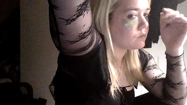 SilverSeductress online show from March 6, 1:07 pm