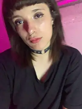 xlucifer13 online show from December 4, 4:44 am