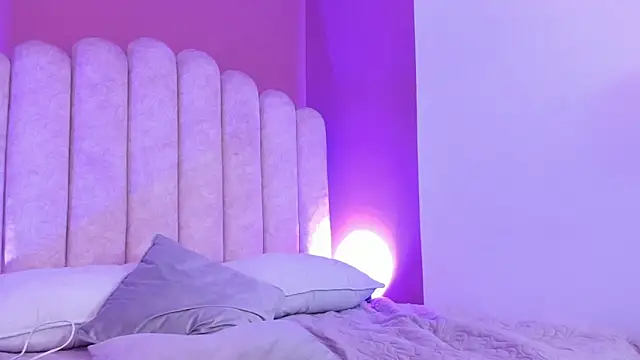 mia jagger online show from February 12, 8:26 pm