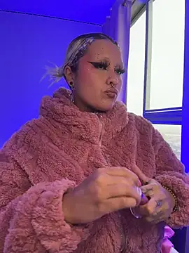 pinkbaddie777 online show from February 1, 10:30 pm