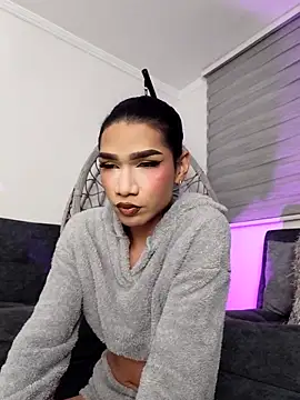 Snapshot of FernandaFox_ chatting on April 25, 3:42 am FernandaFox online show from April 25, 3:42 am