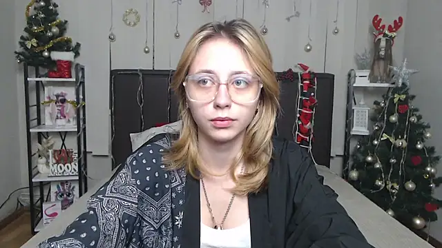 TracyLll online show from December 20, 6:09 am