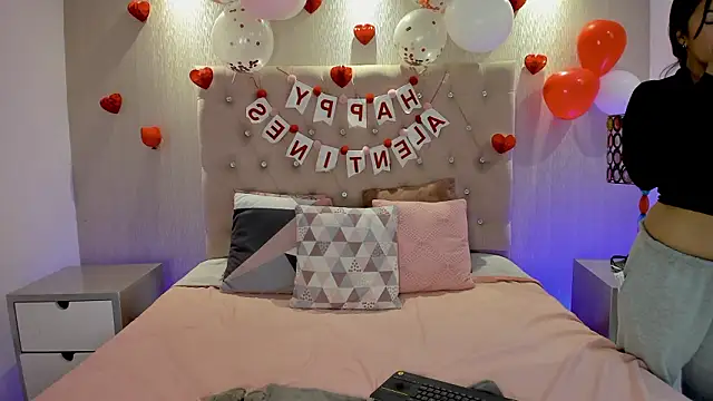 KamyGlam online show from February 15, 8:05 pm