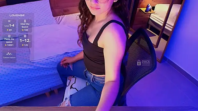 Snapshot of milena_kiitty chatting on June 10, 4:17 pm milena kiitty online show from June 10, 4:17 pm