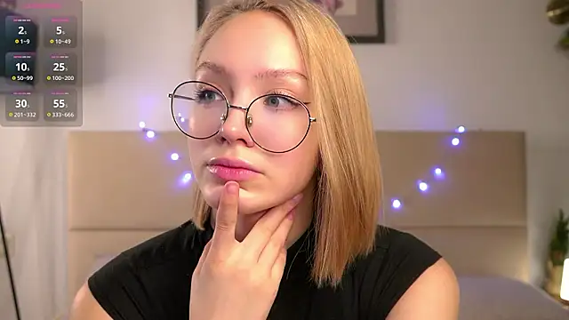 VetaManhardt online show from February 14, 9:44 pm