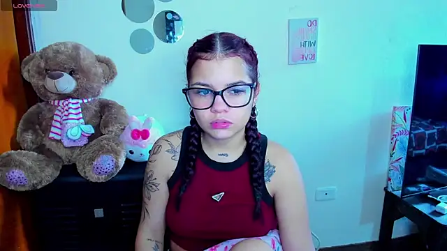 Emma boo online show from April 12, 4:23 pm