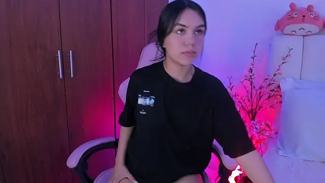 aurora rousse online show from February 19, 9:00 pm