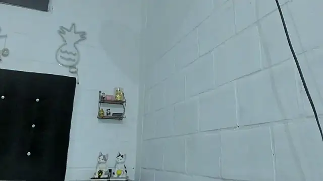 Snapshot of sexynova_93 chatting on July 14, 2:05 am sexynova 93 online show from July 14, 2:05 am