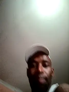 Snapshot of LILNMS chatting on February 18, 10:22 am LILNMS online show from February 18, 10:22 am