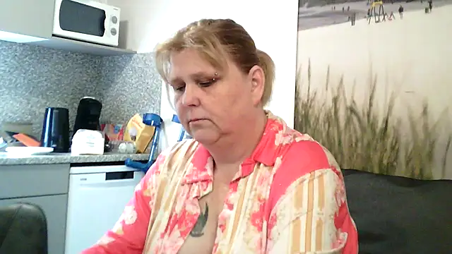 Sylviastar46 online show from April 1, 7:53 am