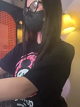 trinhvutrinh online show from April 17, 3:15 pm