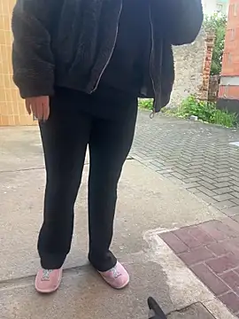 Teeny-Slut18 online show from May 8, 7:14 am