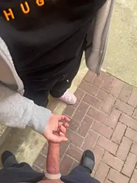 Teeny-Slut18 online show from May 16, 6:43 am