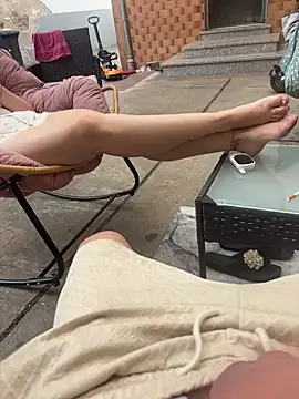 Teeny-Slut18 online show from July 18, 8:07 am