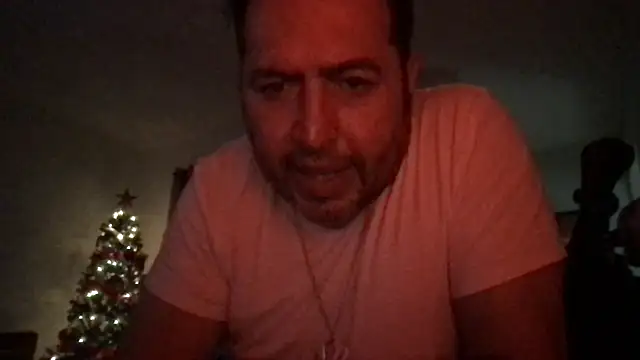 Snapshot of ezrah23 chatting on December 18, 5:52 pm ezrah23 online show from December 18, 5:52 pm