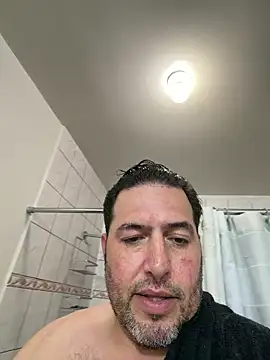 Snapshot of ezrah23 chatting on January 16, 11:09 pm ezrah23 online show from January 16, 11:09 pm