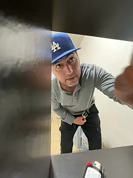 Snapshot of ezrah23 chatting on February 18, 9:33 pm ezrah23 online show from February 18, 9:33 pm