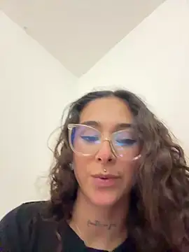 Snapshot of LahanaKimish chatting on June 21, 4:59 am LahanaKimish online show from June 21, 4:59 am