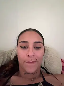 Snapshot of LahanaKimish chatting on June 21, 10:12 pm LahanaKimish online show from June 21, 10:12 pm