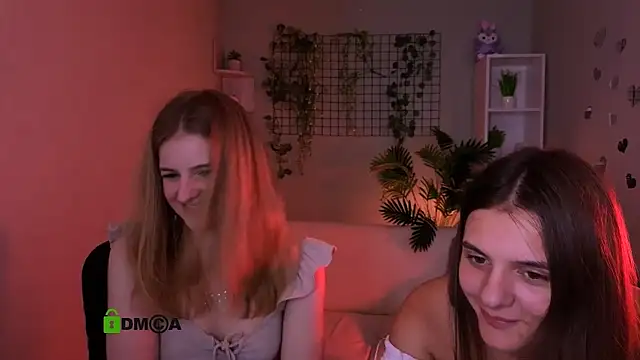 Snapshot of lisa_dark_ chatting on June 26, 3:22 am lisa dark online show from June 26, 3:22 am