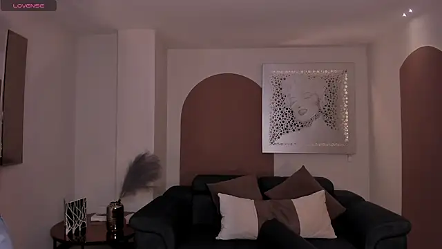 LaurentRosse1 online show from April 19, 6:10 pm