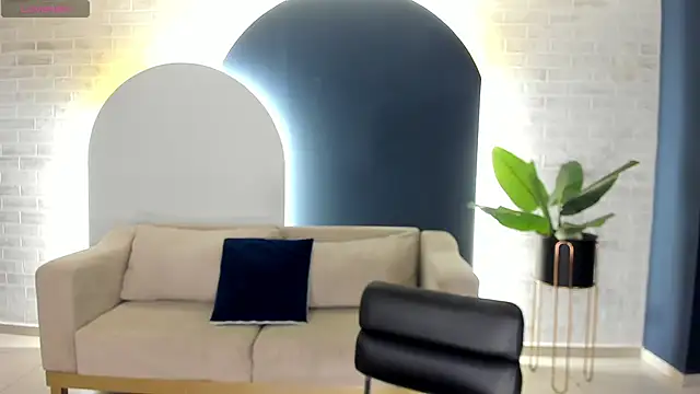 BellaConnorX online show from May 12, 4:42 am