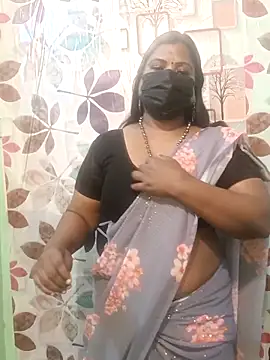 Snapshot of tamil_Nithya_J chatting on February 5, 7:57 am tamil Nithya J online show from February 5, 7:57 am