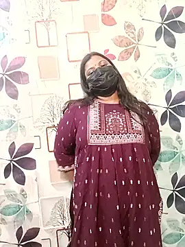 Snapshot of tamil_Nithya_J chatting on February 25, 7:07 am tamil Nithya J online show from February 25, 7:07 am