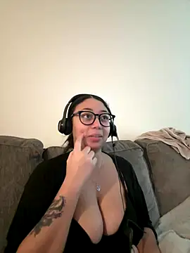 minha baby online show from December 13, 10:04 pm