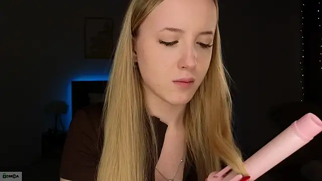 adele armass online show from February 21, 9:05 pm