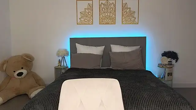 adele armass online show from April 16, 8:42 pm