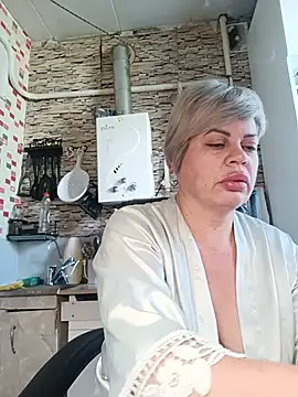 Snapshot of MilkySky chatting on June 8, 8:04 am MilkySky online show from June 8, 8:04 am