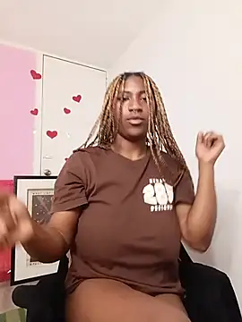 EvonyFoxxx online show from March 22, 5:44 am