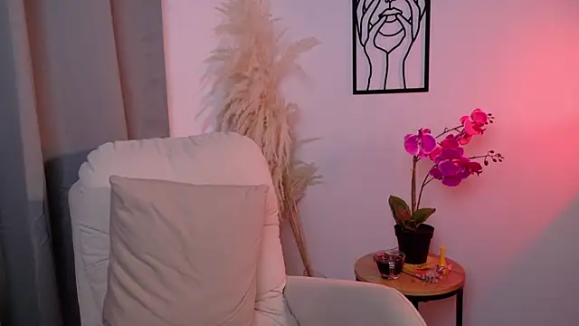 SeleneNova online show from April 10, 4:12 pm