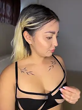 Elina Hills online show from April 15, 7:58 pm