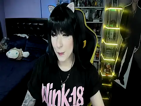 Yummy dark online show from November 2, 5:54 am