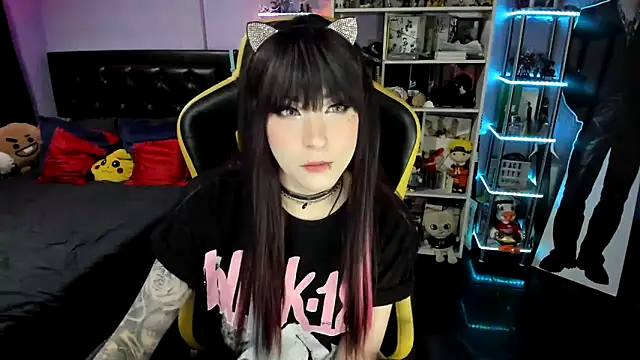 Yummy dark online show from November 29, 9:51 pm