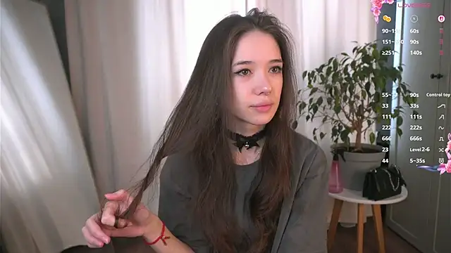 tinyanie online show from February 6, 6:07 am