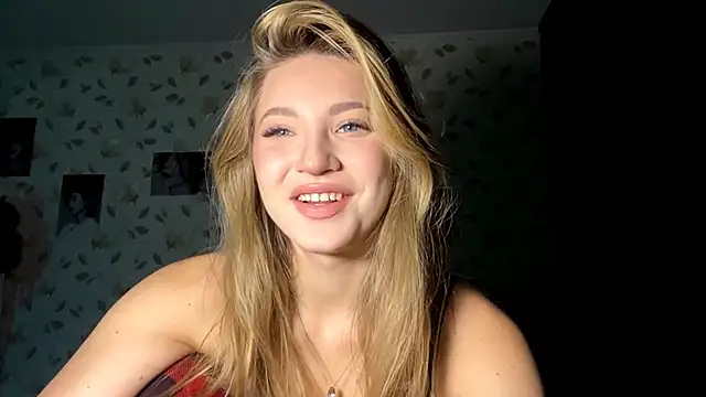 OrethaEredia online show from November 5, 3:12 pm