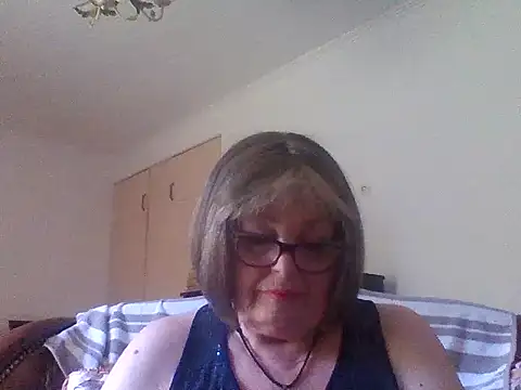 Milaniya606 online show from July 18, 8:18 am