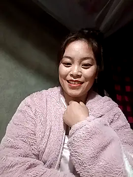 Snapshot of Alice-567 chatting on December 18, 10:05 pm Alice-567 online show from December 18, 10:05 pm