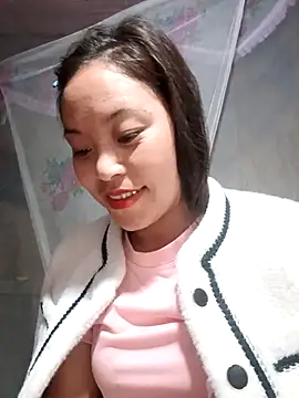 Snapshot of Alice-567 chatting on January 31, 7:34 pm Alice-567 online show from January 31, 7:34 pm