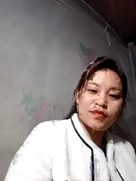 Snapshot of Alice-567 chatting on February 7, 10:02 pm Alice-567 online show from February 7, 10:02 pm