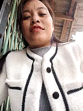 Snapshot of Alice-567 chatting on February 11, 7:13 am Alice-567 online show from February 11, 7:13 am