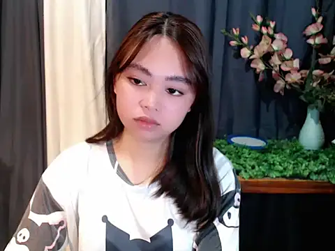 lustfullakim online show from April 18, 1:37 pm