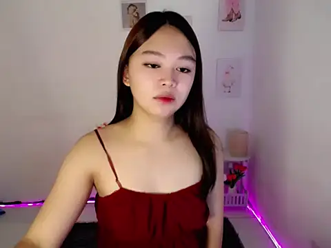 lustfullakim online show from July 4, 7:47 am