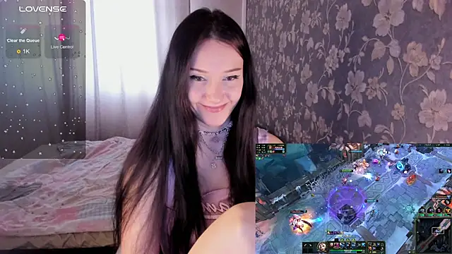 Snapshot of Amyvicious chatting on February 14, 2:52 am Amyvicious online show from February 14, 2:52 am