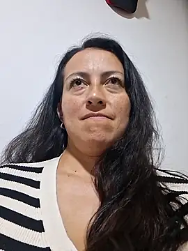 Lauryn Jones online show from May 31, 3:58 am