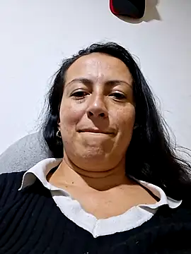 Lauryn Jones online show from June 1, 1:29 am