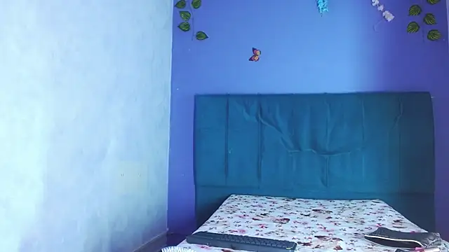 Snapshot of aperlacandycm01 chatting on November 14, 4:22 am aperlacandycm01 online show from November 14, 4:22 am